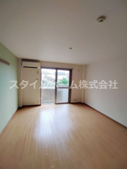 【居間・リビング】 | ボナールシュン | 別部屋写真