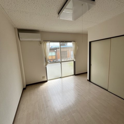 【居間・リビング】 | メゾン谷沢Ⅰ