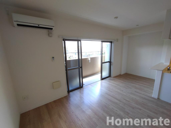 【居間・リビング】 | ロイヤル中央