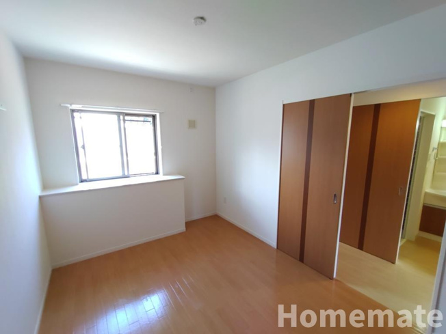 【寝室】 | ロイヤル中央