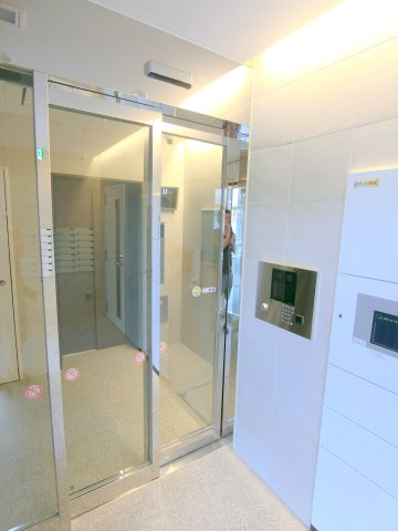 BlancCiel(ブランシエル東蒲田のエントランス|エントランス　　防犯カメラTVモニター付オートロック宅配BOX