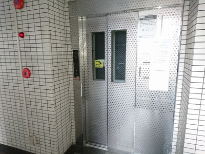 【エントランス】 | マンハッタンヒルズ | エレベーターです