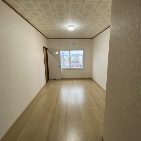 新生町コ・ワーキングスペースの洋室