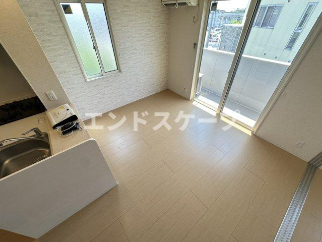 グレイスガーデン　椿の居間・リビング|高崎、前橋のお部屋探しはエンドスケープまで！お客様の理想お聞かせ下さい♪