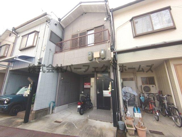 寝屋二丁目戸建　賃貸の外観|外観は落ち着いています
