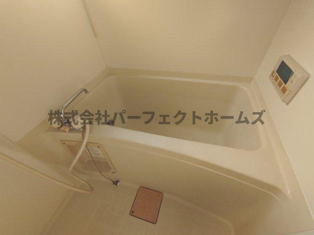 寝屋二丁目戸建　賃貸の浴室|コンパクトで使いやすいお風呂です