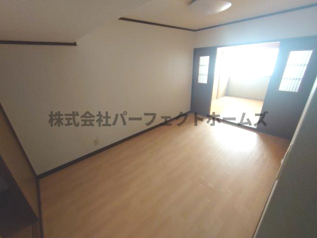 寝屋二丁目戸建　賃貸の洋室|スタンダードな洋室です