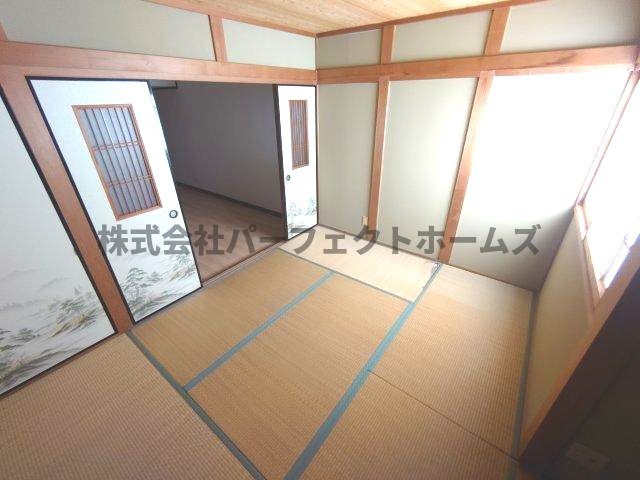 寝屋二丁目戸建　賃貸の和室|きれいな和室です