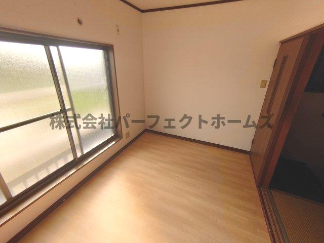 寝屋二丁目戸建　賃貸の洋室|スタンダードな洋室です