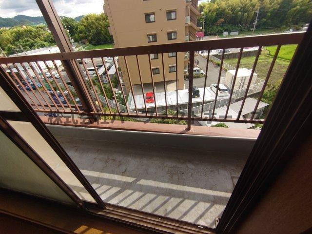 寝屋二丁目戸建　賃貸のバルコニー|お洗濯にも便利なバルコニー付き