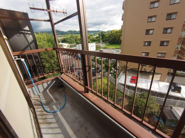 寝屋二丁目戸建　賃貸のバルコニー|落ち着いた時間を過ごせるバルコニーです