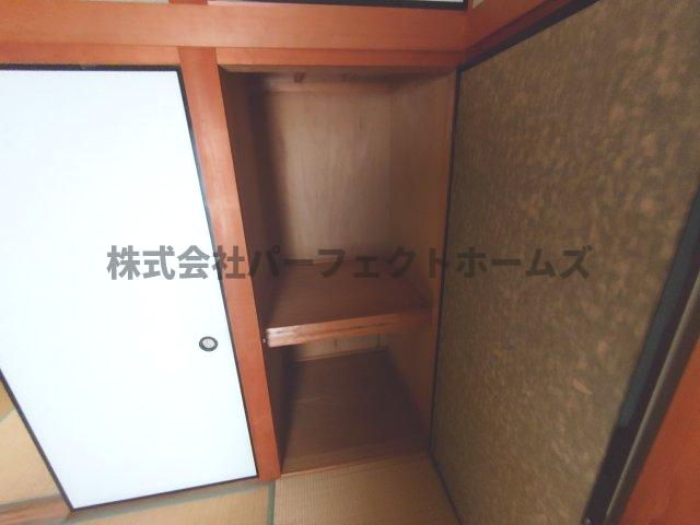 寝屋二丁目戸建　賃貸の収納|便利な収納スペースです