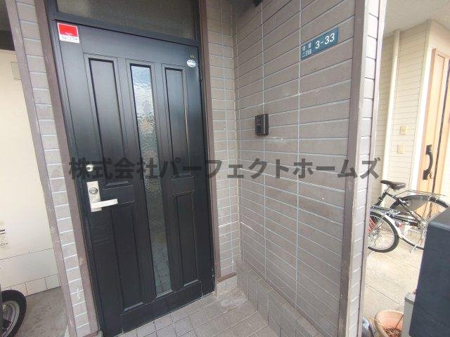 寝屋二丁目戸建　賃貸の玄関