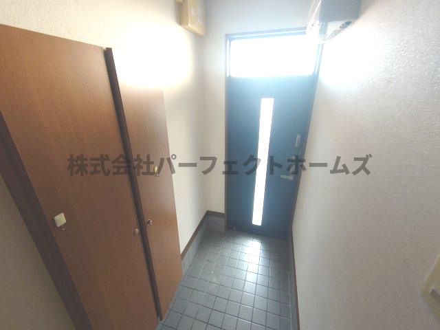 寝屋二丁目戸建　賃貸の玄関|シンプルで使いやすい玄関です