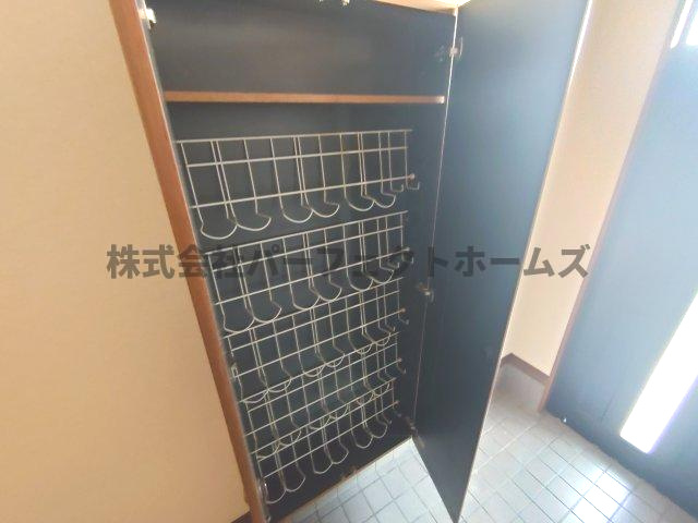 寝屋二丁目戸建　賃貸の収納|小物を収納するのに便利です