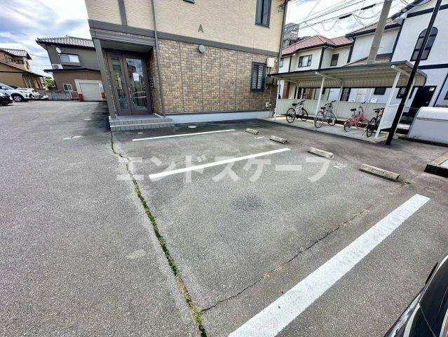 ヘイスティングＡの駐車場|高崎、前橋のお部屋探しはエンドスケープまで！お客様の理想お聞かせ下さい♪