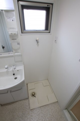 【設備】 | エヌエムトラントヌフセンター | 室内洗濯機置場