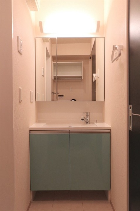 クレールフラッツ天王台の独立洗面台|洗髪洗面化粧台