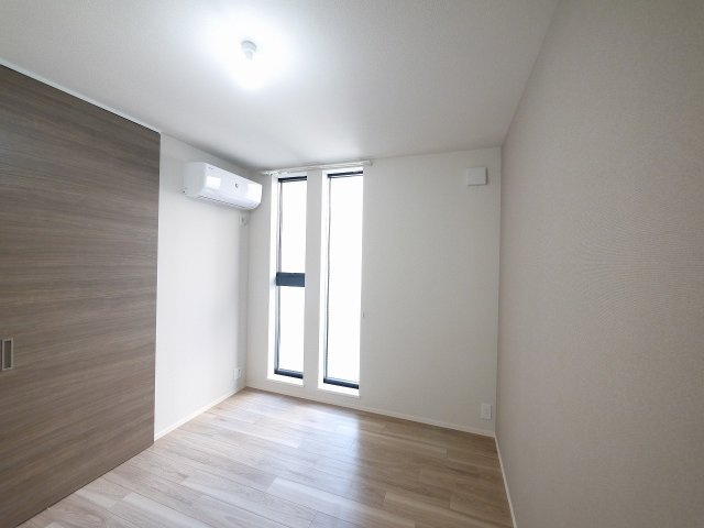 モンパルク生駒元町の洋室|ゆったりした洋室です