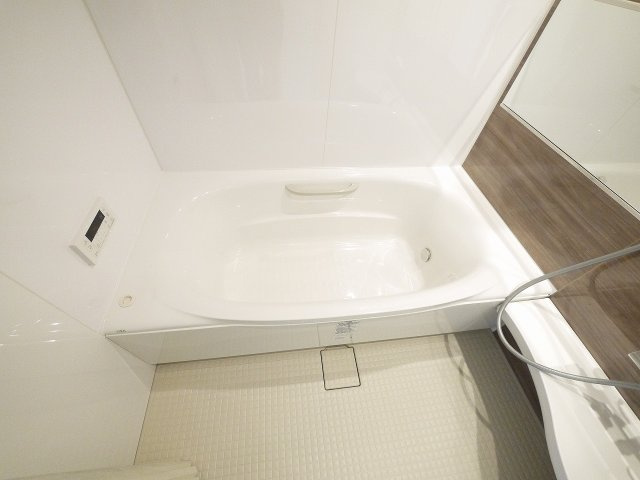 モンパルク生駒元町の浴室|きれいなお風呂です