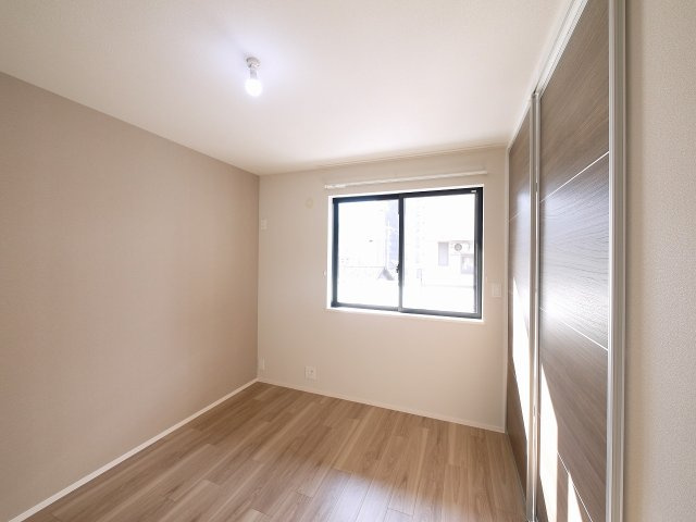 モンパルク生駒元町の洋室|個人の部屋や寝室として使える洋室です
