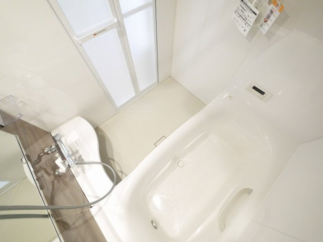 モンパルク生駒元町の浴室|日々の疲れを癒すお風呂付です