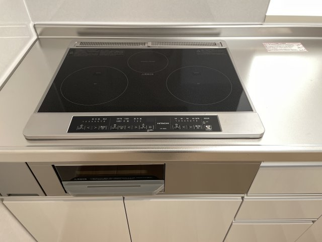 クオーレＡのキッチン|IHヒーター　3口コンロ・グリル付き