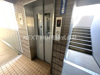 【その他共用部分】 | エレベーターが有るので重たい荷物も楽々移動できますね(^^)