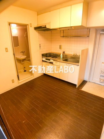 中善大正ハイツの居間・リビング