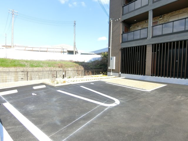 ユウパレス和泉中央の駐車場