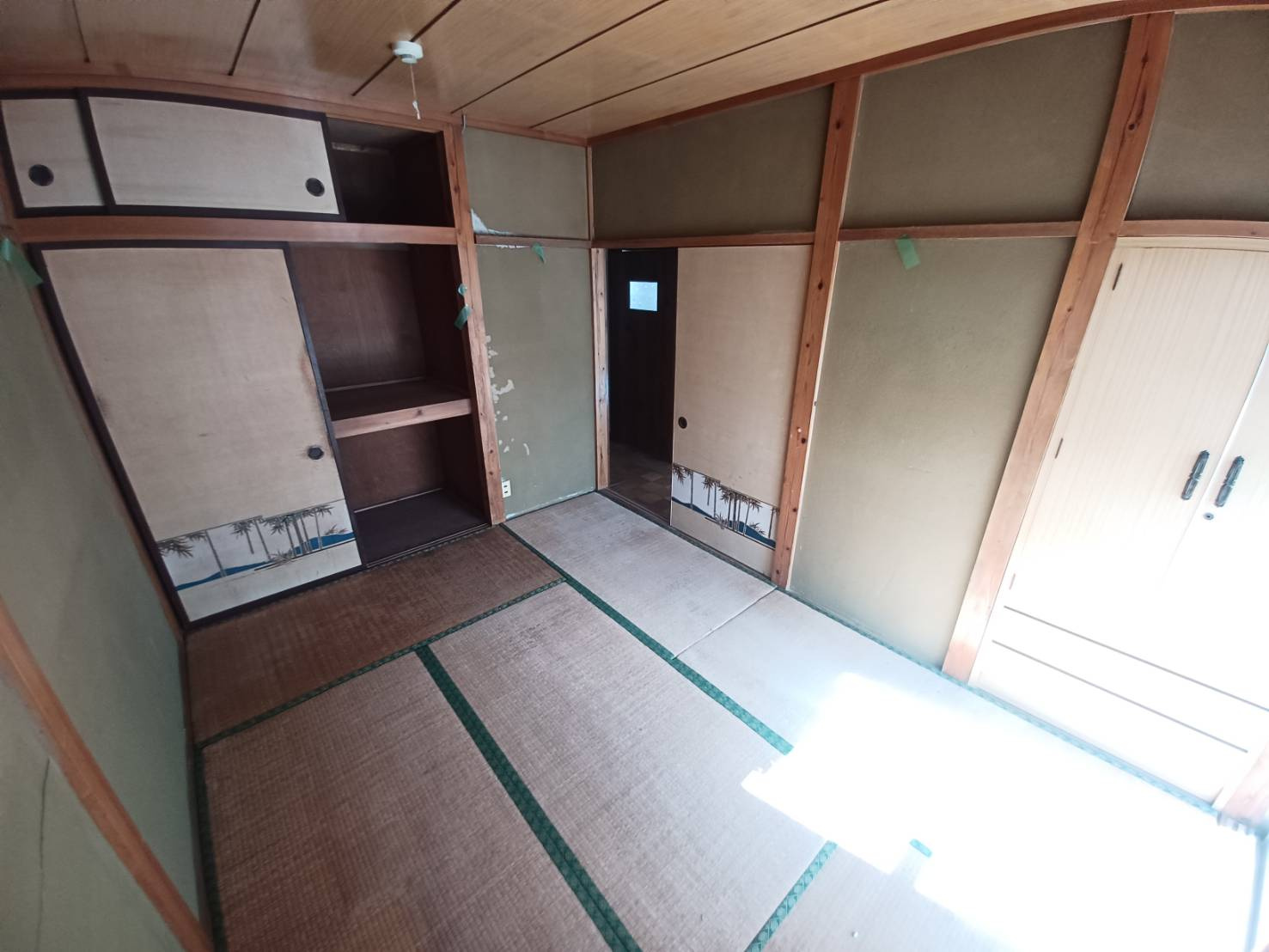 小宅マンションの和室