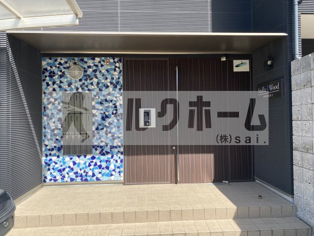 ステラウッド道明寺2のエントランス