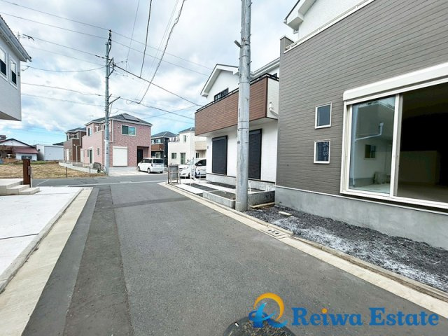 新築戸建　茅ヶ崎市今宿の前面道路含む現地写真