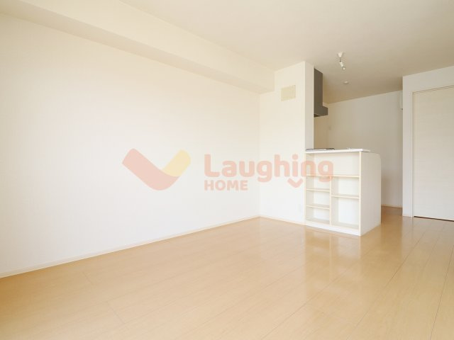 リーベンルーチェⅡの居間・リビング|こちらの居間で趣味の時間をお楽しみください