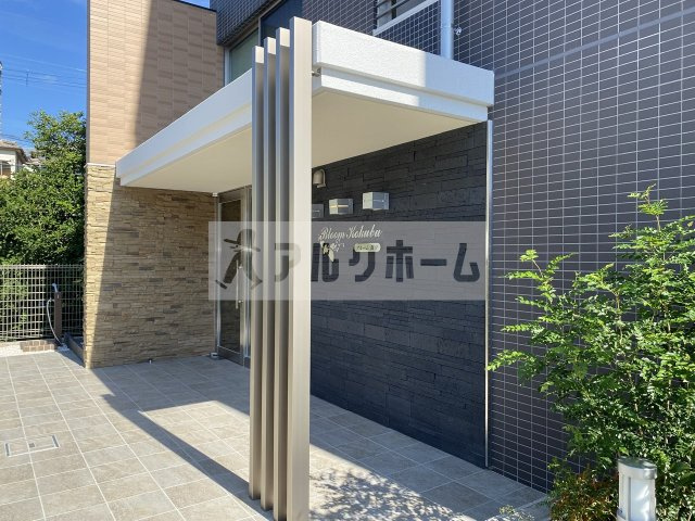 ブルーム国分のエントランス