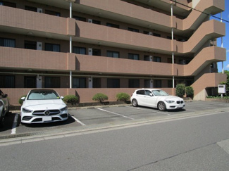 【駐車場】