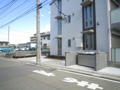 【設備】 | リヴェールシャトー綱島【SHM】 | 敷地内ごみ置き場でごみ出しもらくらく～♪