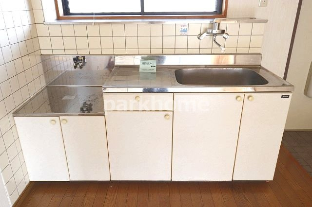 メゾン王子谷のキッチン|きれいなキッチンです
※間取り反転の場合あり、内装が若干異なる場合がございます