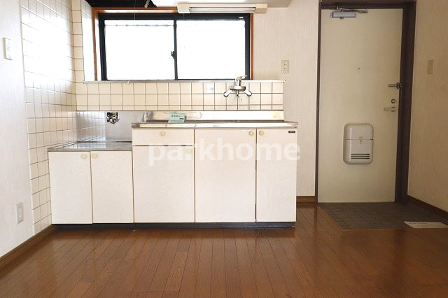 メゾン王子谷のキッチン|お料理しやすいキッチンです
※間取り反転の場合あり、内装が若干異なる場合がございます