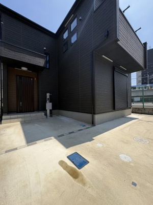 【駐車場】 | 初富本町1丁目戸建 | 駐車2台可（車種による）
月額管理料無料！賃貸管理はアブレイズパートナーズにお任せを！