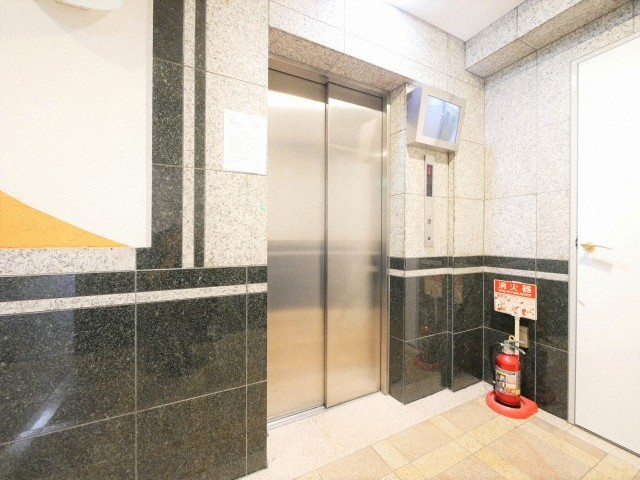 プレサンス内本町のエントランス