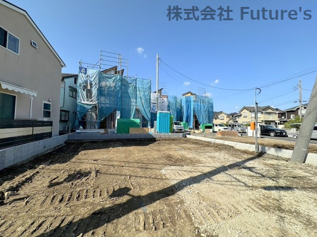 北葛飾郡松伏町松伏　新築戸建　3号棟の外観|前面道路含む現地写真です