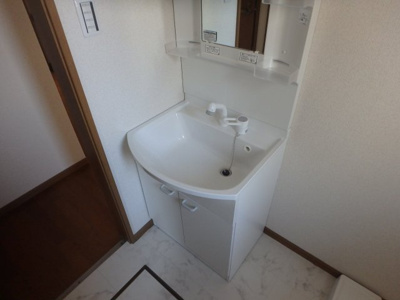 【洗面所】 | エントピアⅡ | 明るい洗面所です