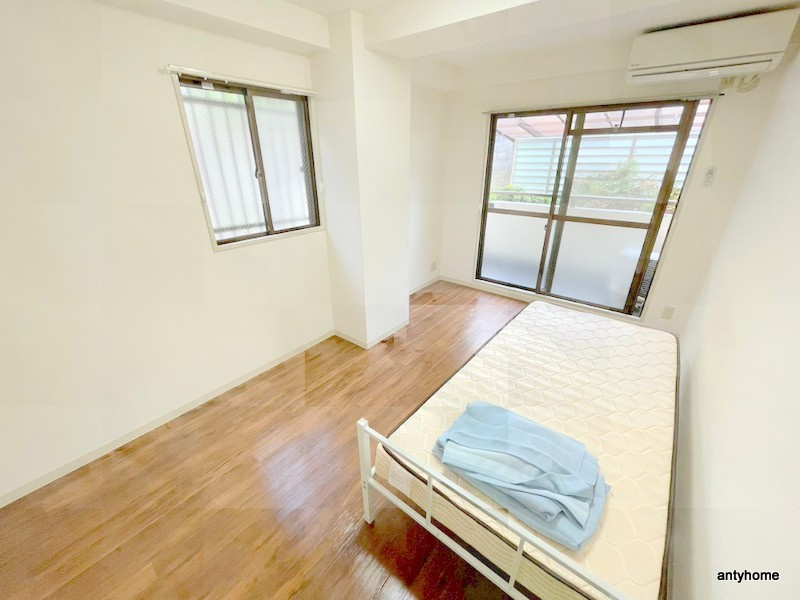 グランヴェルデ緑地　仲介手数料無料の居間・リビング