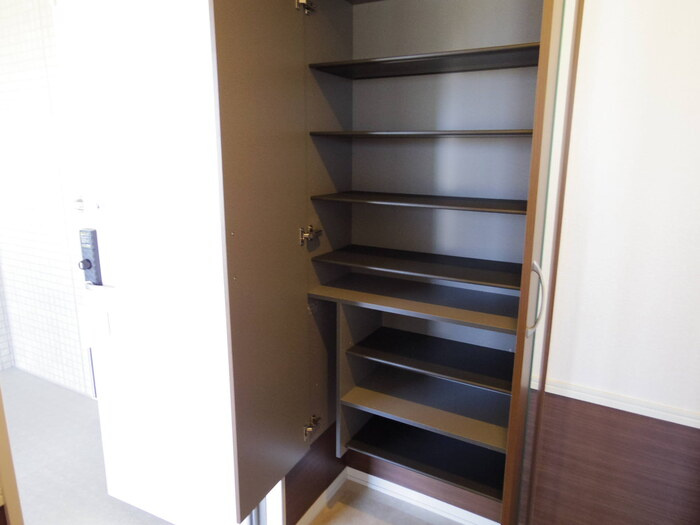 メゾン・ド・ファミーユの収納|トールタイプシューズBOX(姿見鏡付)