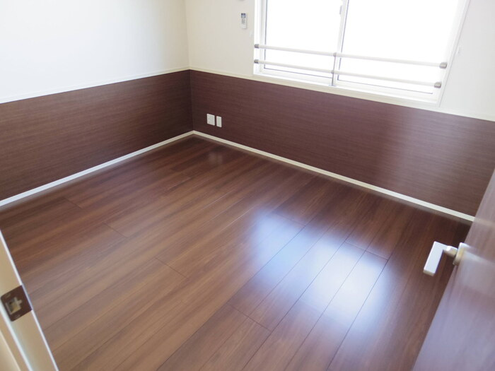 メゾン・ド・ファミーユの寝室|北側洋室