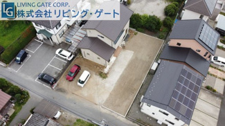 【前面道路含む現地写真】 | 建物上空からの写真。