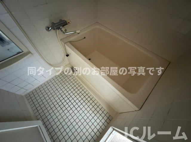 アーバンヒルカワセの浴室