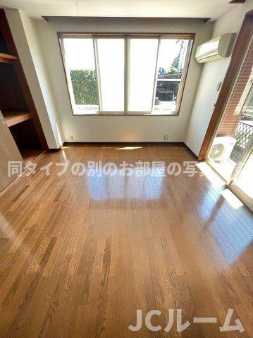 アーバンヒルカワセの居間・リビング