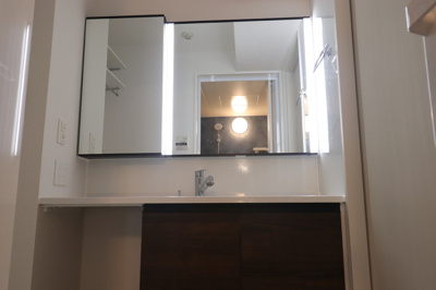 【洗面所】 | D-ROOM＋津福今町 | ゆったりとスペースのある洗面所